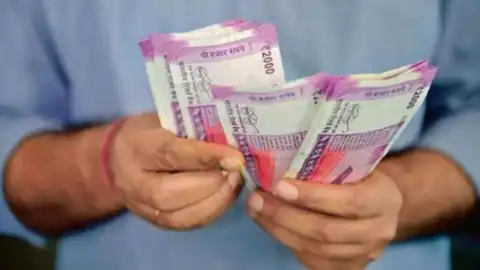 PF New Rules: 1 अप्रैल से पीएफ खाते पर भी लगेगा टैक्स, जानें आप पर क्या होगा असर